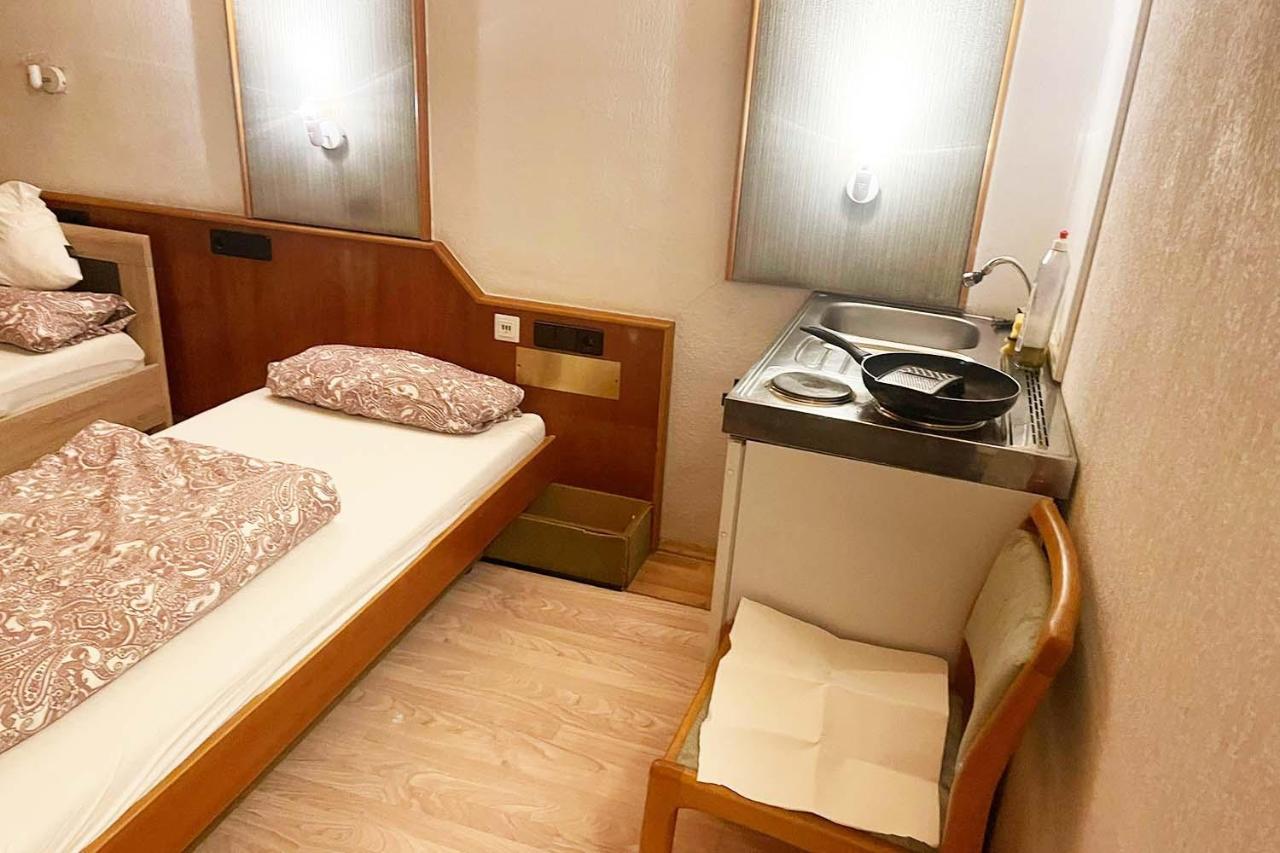 One Room Apartment In Bergisch Gladbach Dış mekan fotoğraf