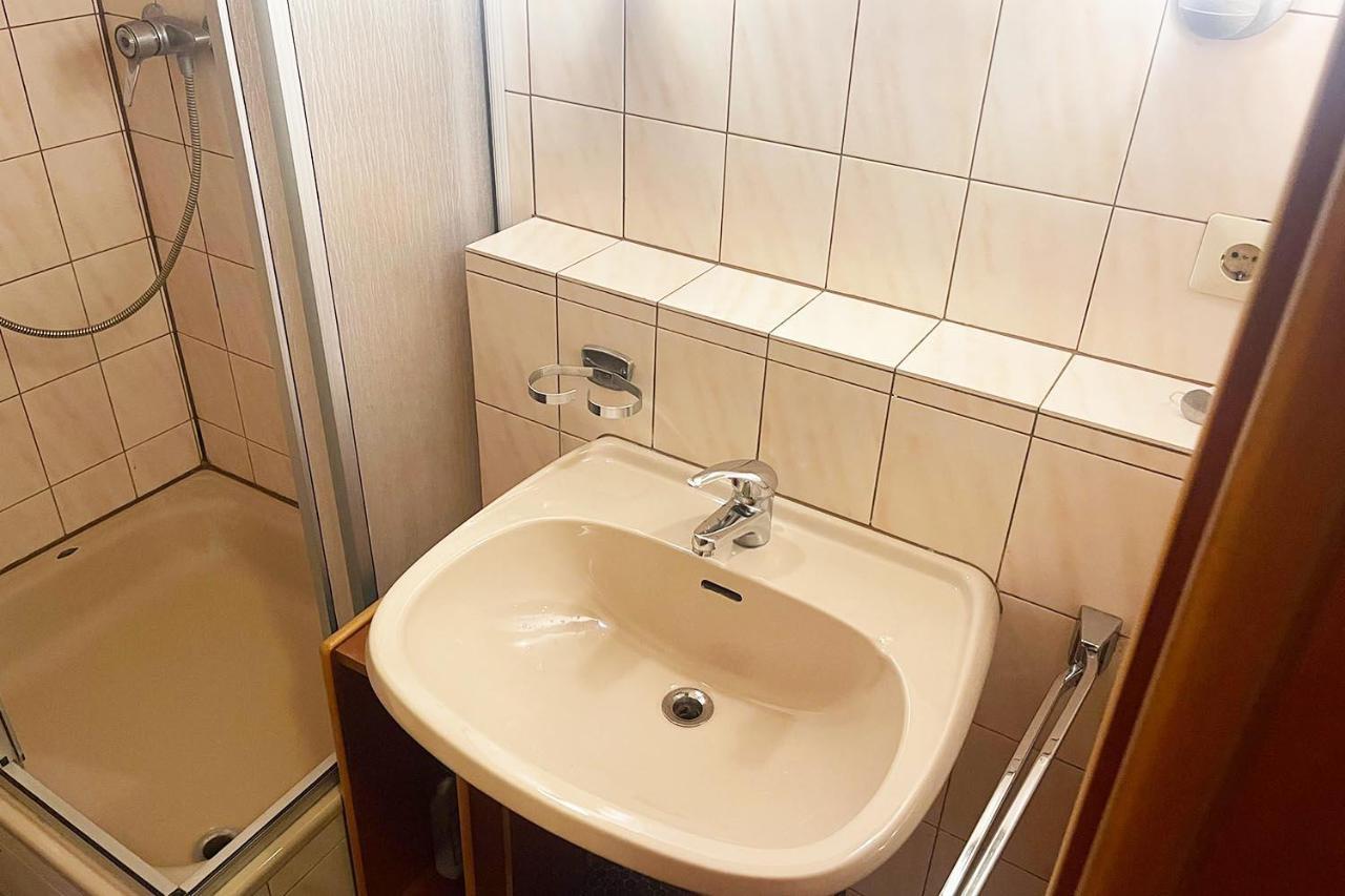 One Room Apartment In Bergisch Gladbach Dış mekan fotoğraf